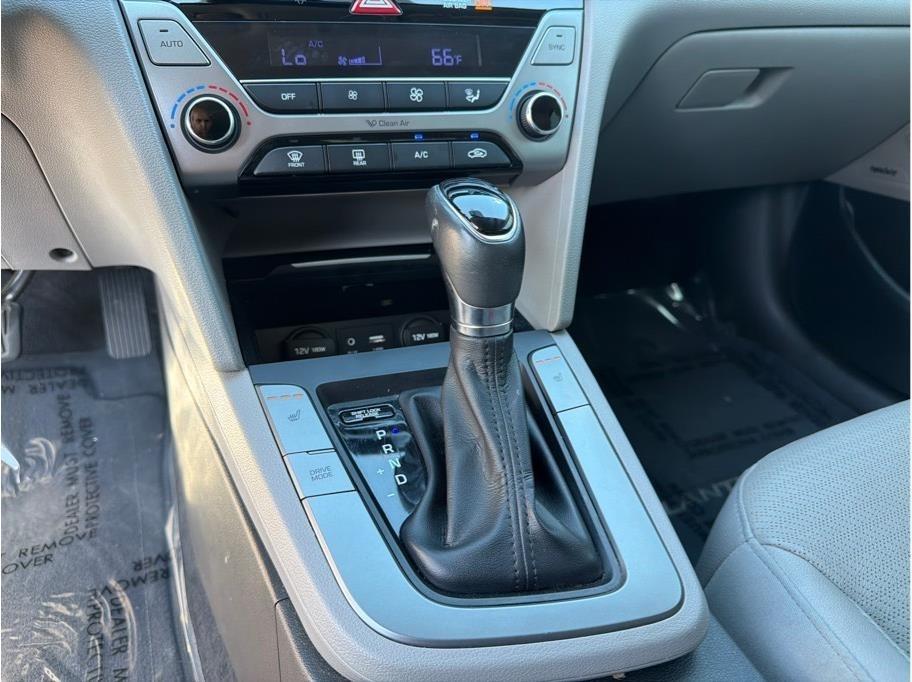 Hyundai Elantra  2017