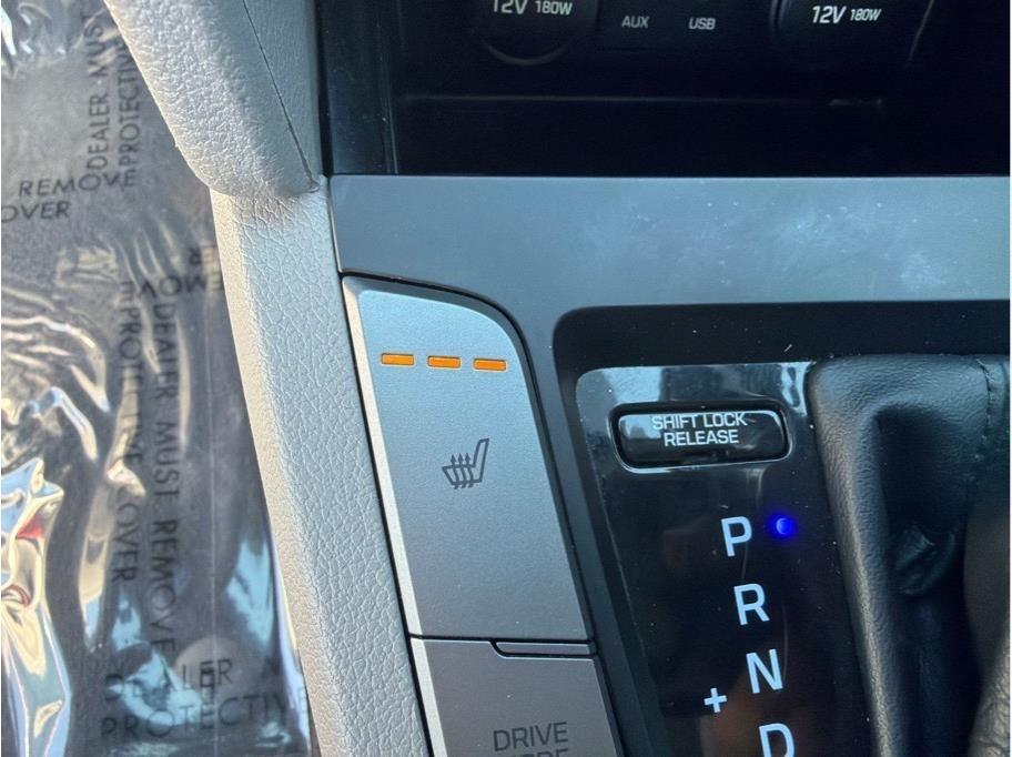 Hyundai Elantra  2017