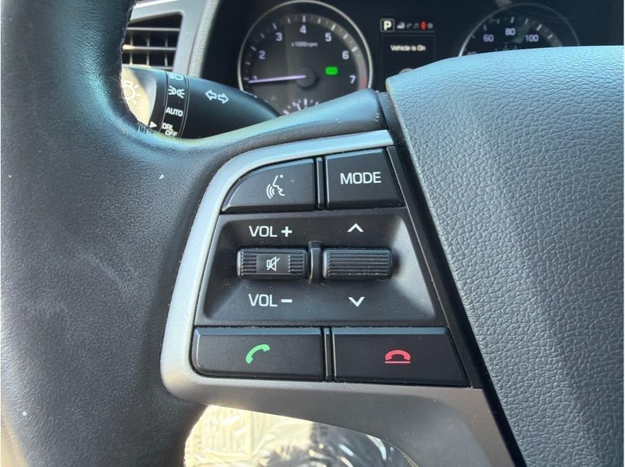 Hyundai Elantra  2017