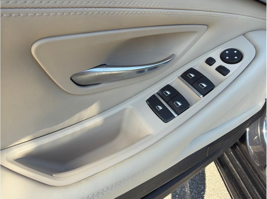 BMW 5-Series  2015