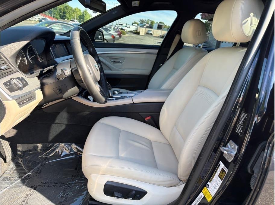 BMW 5-Series  2015