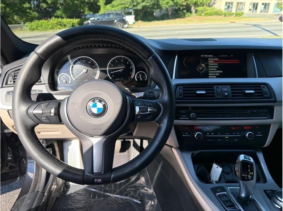 BMW 5-Series  2015