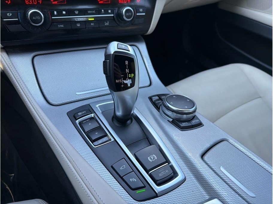 BMW 5-Series  2015