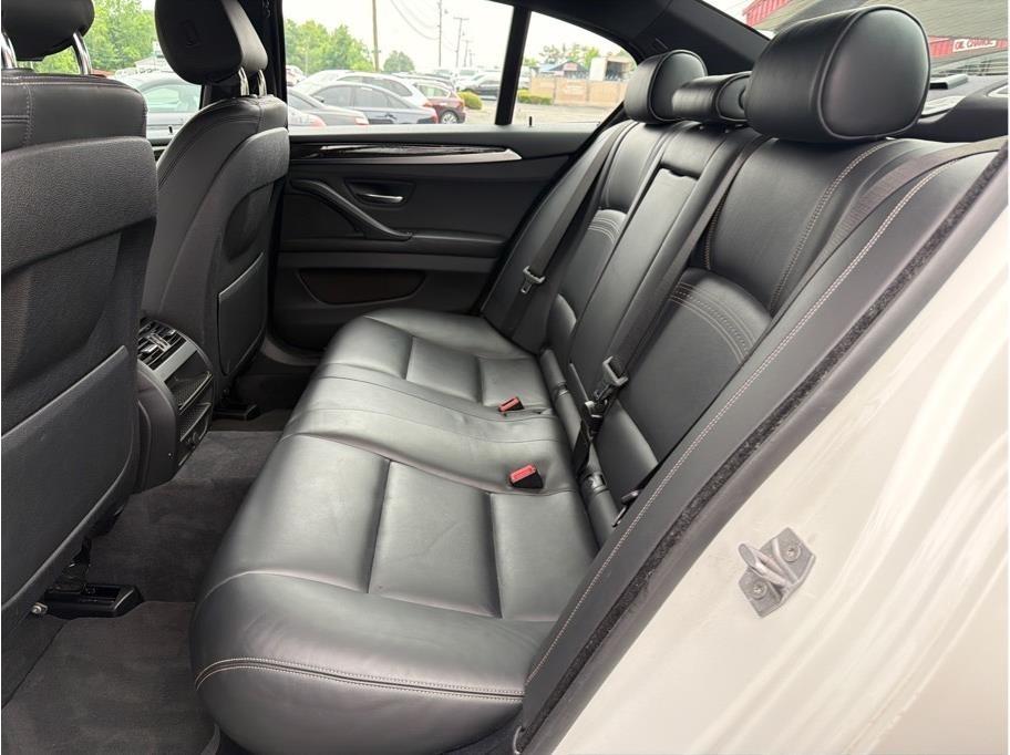 BMW 5-Series  2016