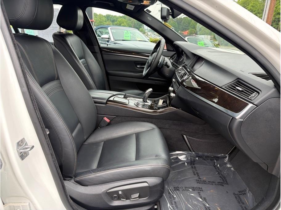 BMW 5-Series  2016