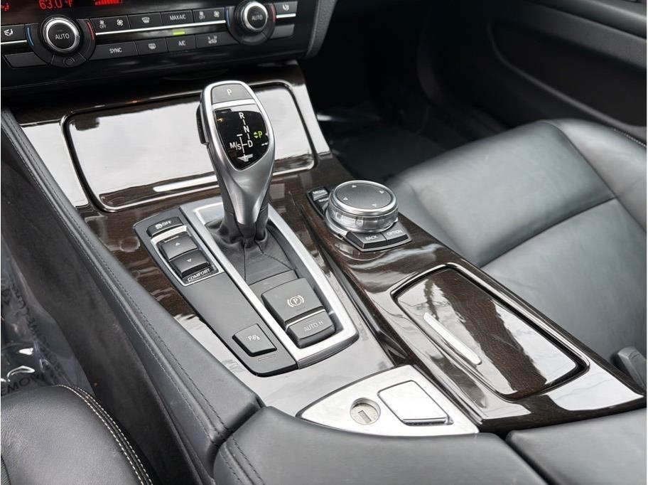 BMW 5-Series  2016