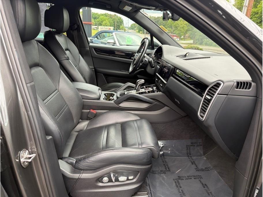 Porsche Cayenne  2019