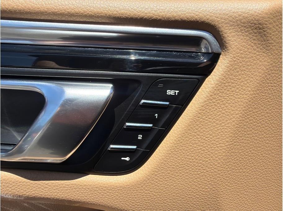Porsche Macan  2015