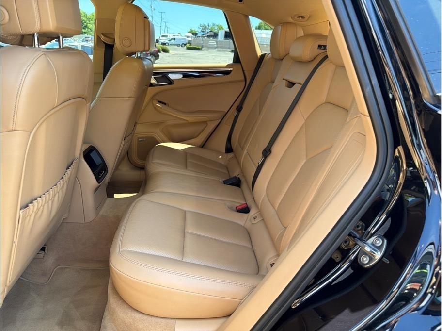 Porsche Macan  2015