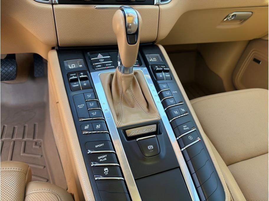 Porsche Macan  2015