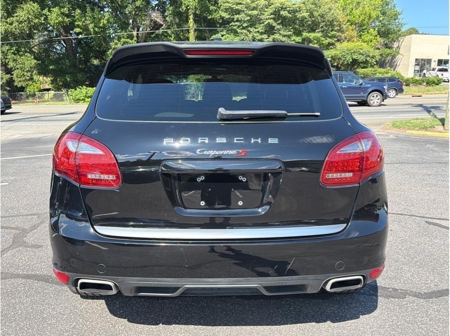Porsche Cayenne  2011