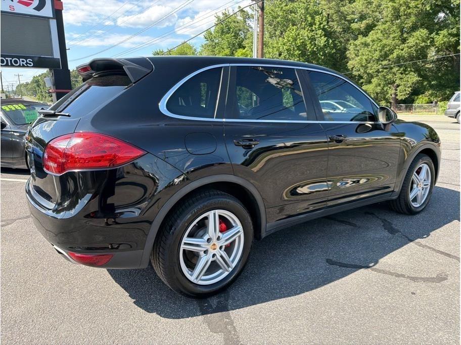 Porsche Cayenne  2011