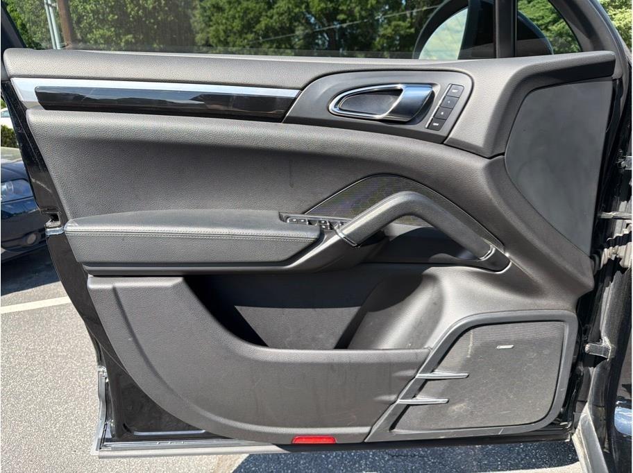 Porsche Cayenne  2011