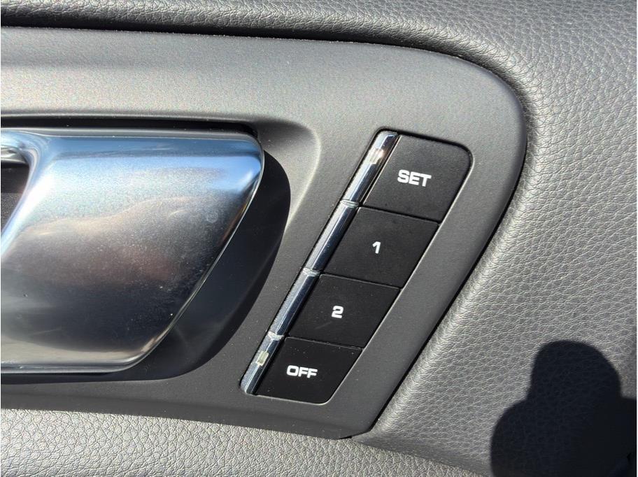 Porsche Cayenne  2011