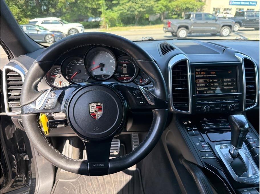 Porsche Cayenne  2011