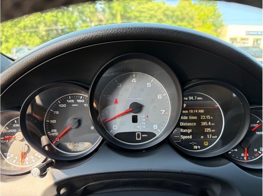 Porsche Cayenne  2011