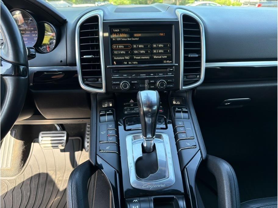 Porsche Cayenne  2011