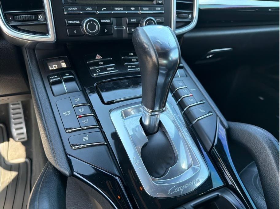 Porsche Cayenne  2011