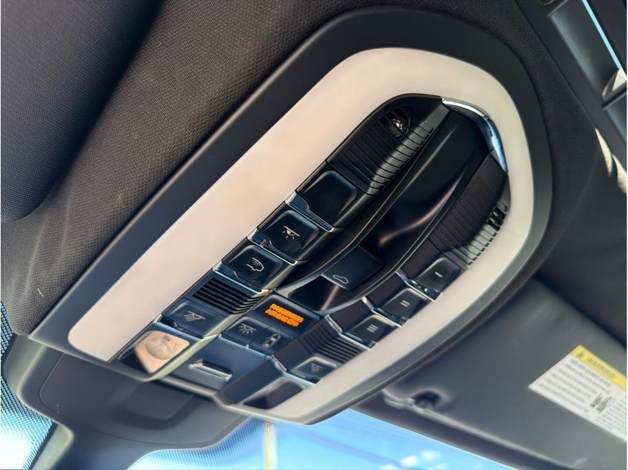 Porsche Cayenne  2011