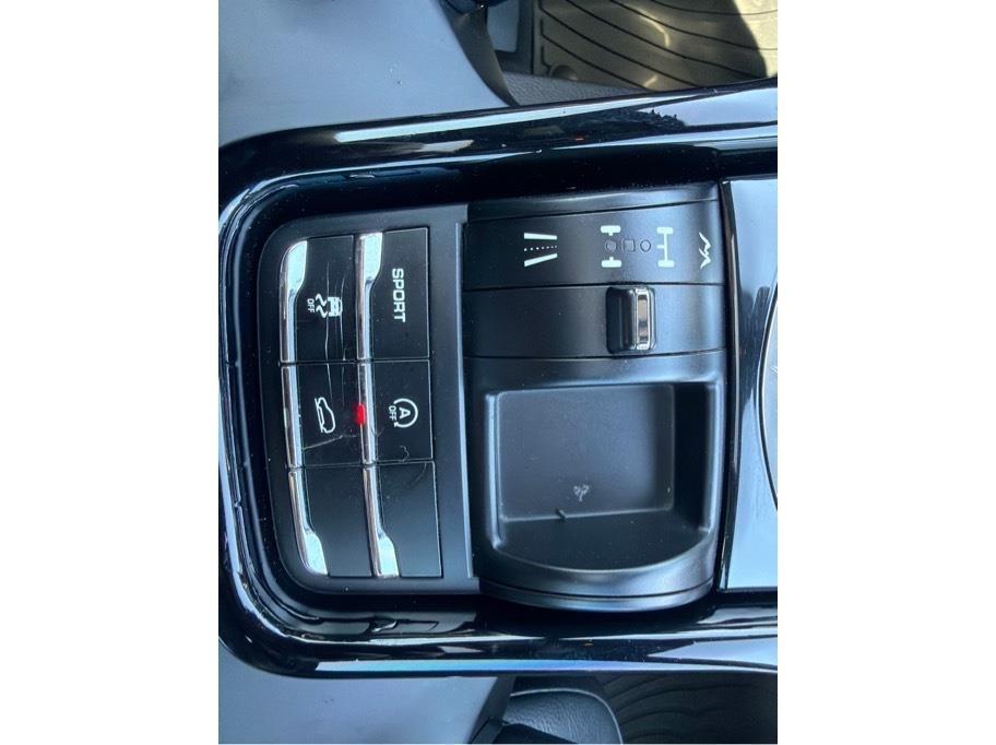 Porsche Cayenne  2011