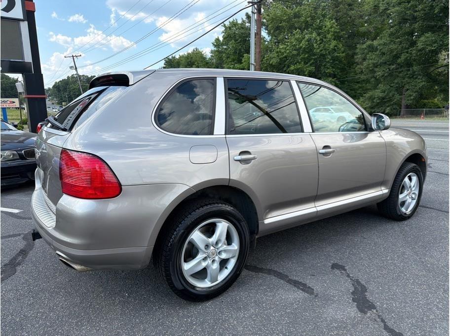 Porsche Cayenne  2005