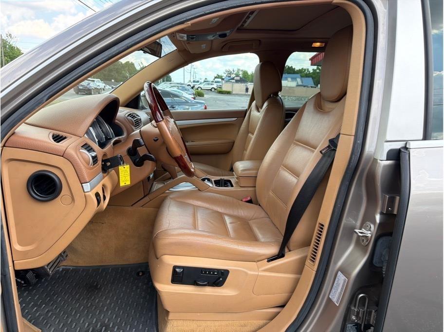 Porsche Cayenne  2005