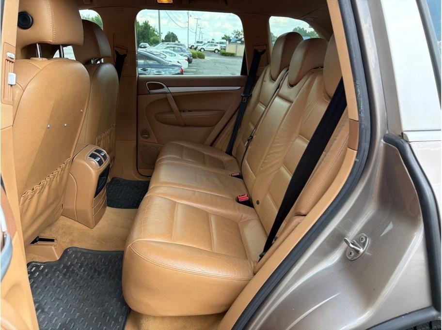 Porsche Cayenne  2005