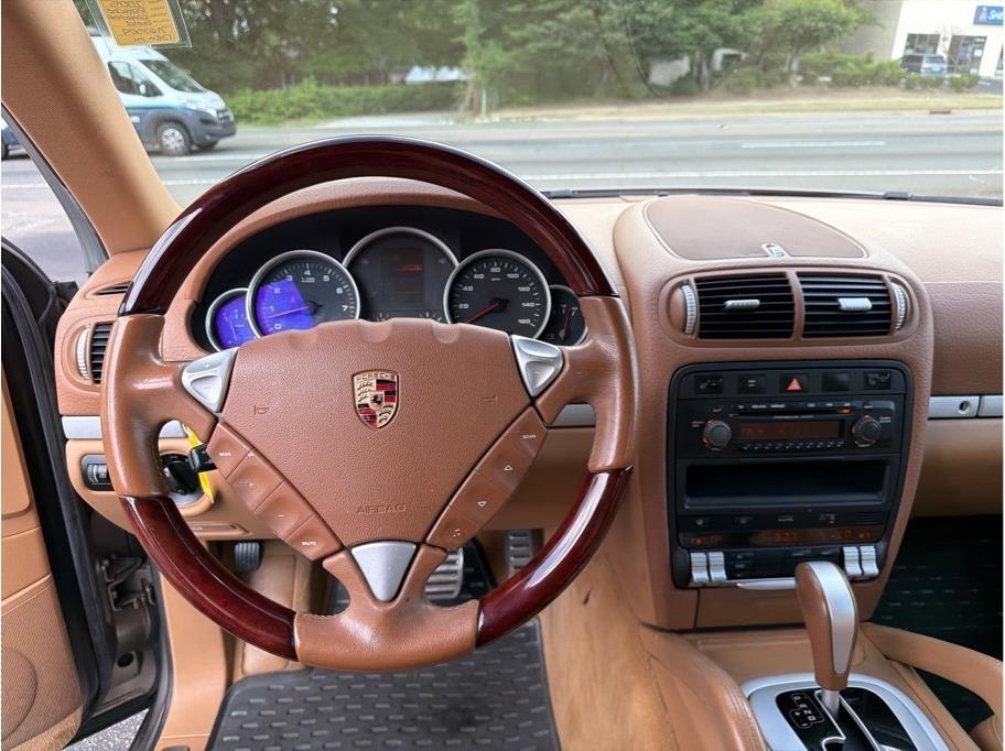 Porsche Cayenne  2005