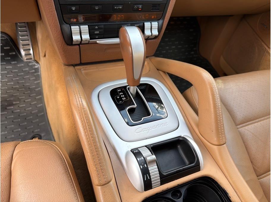 Porsche Cayenne  2005