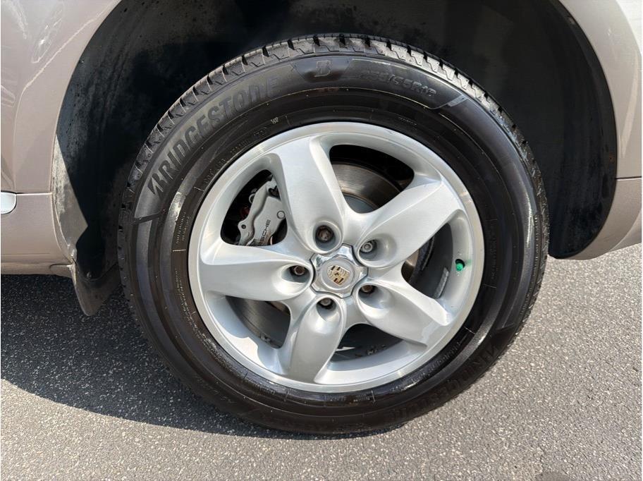 Porsche Cayenne  2005