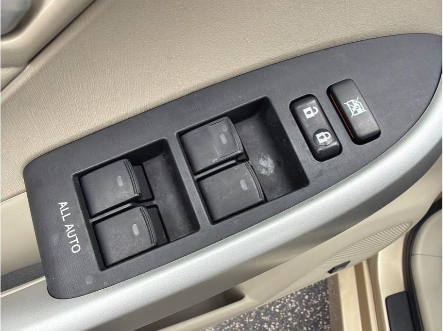 Toyota Prius  2011