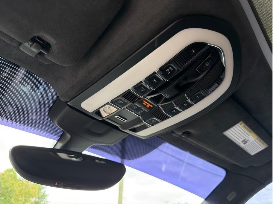Porsche Cayenne  2016