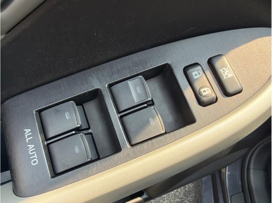 Toyota Prius  2012