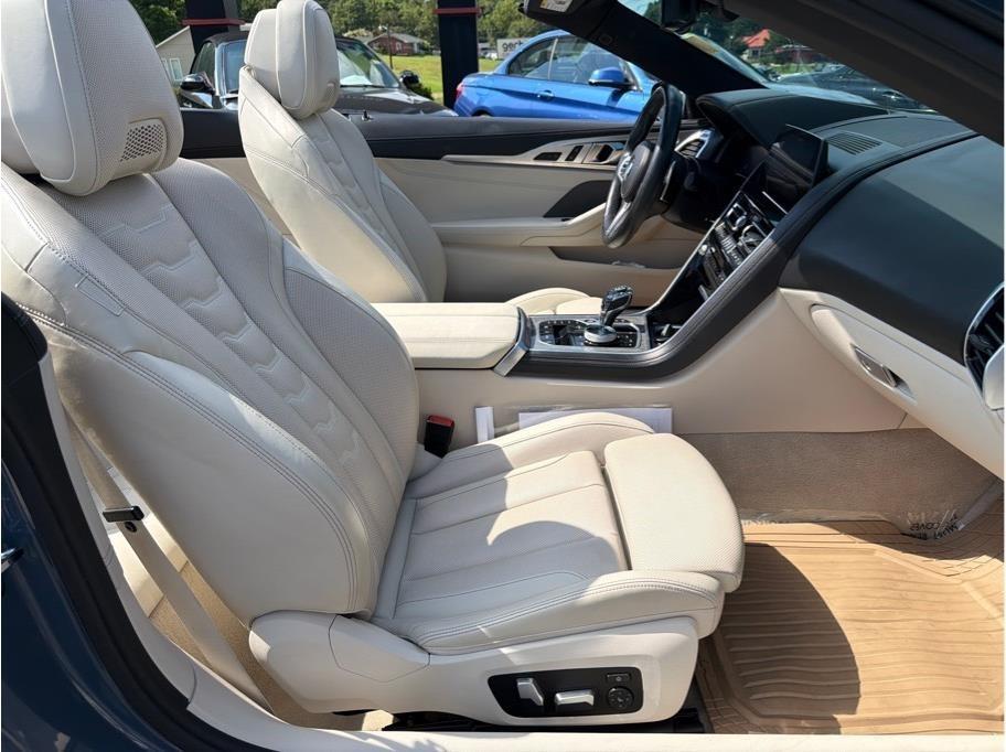 BMW 8-Series  2022