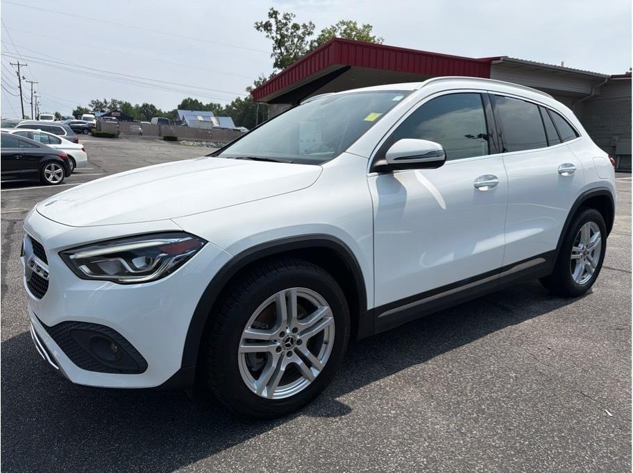 Mercedes-Benz GLA-Class  2021