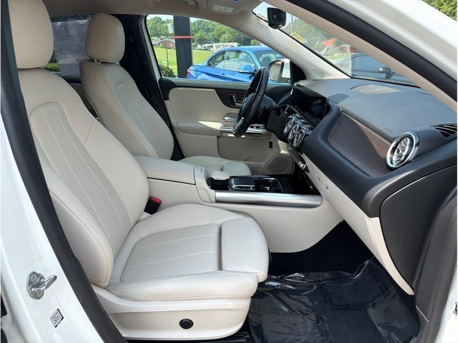 Mercedes-Benz GLA-Class  2021