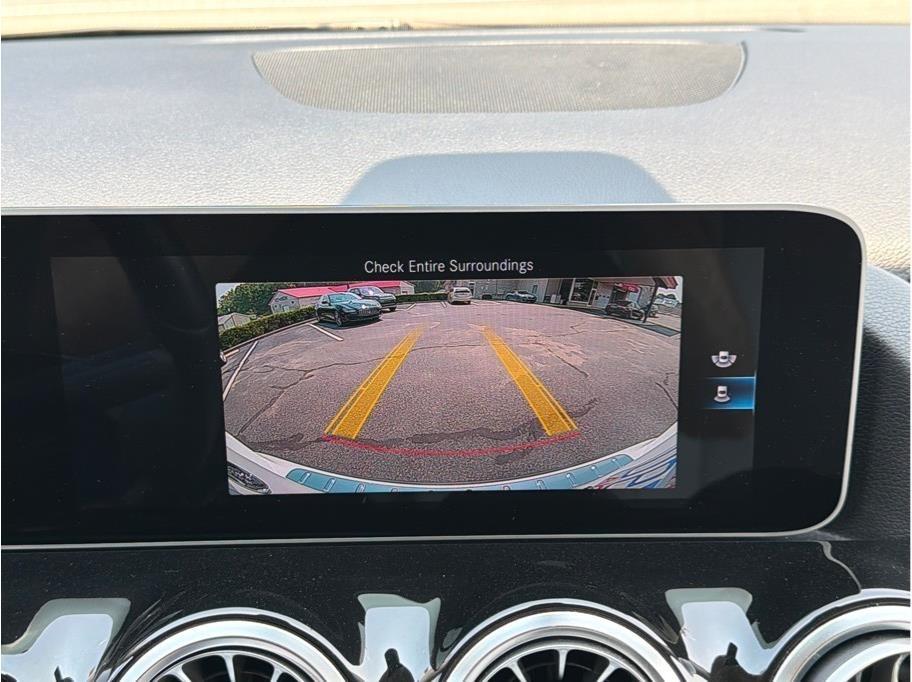 Mercedes-Benz GLA-Class  2021