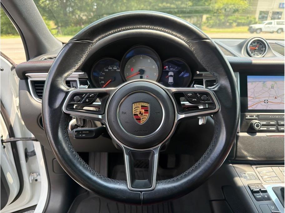 Porsche Macan  2017