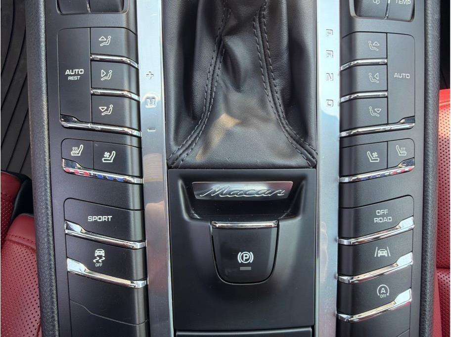 Porsche Macan  2017