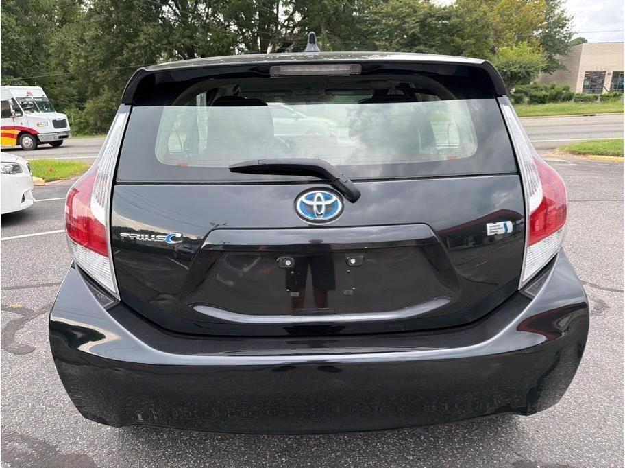 Toyota Prius c  2015