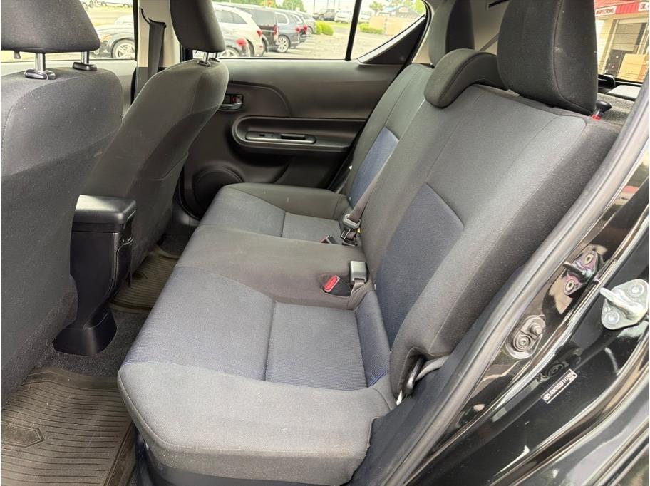 Toyota Prius c  2015