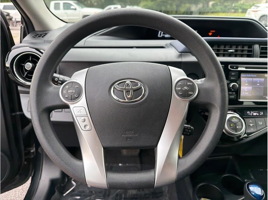 Toyota Prius c  2015