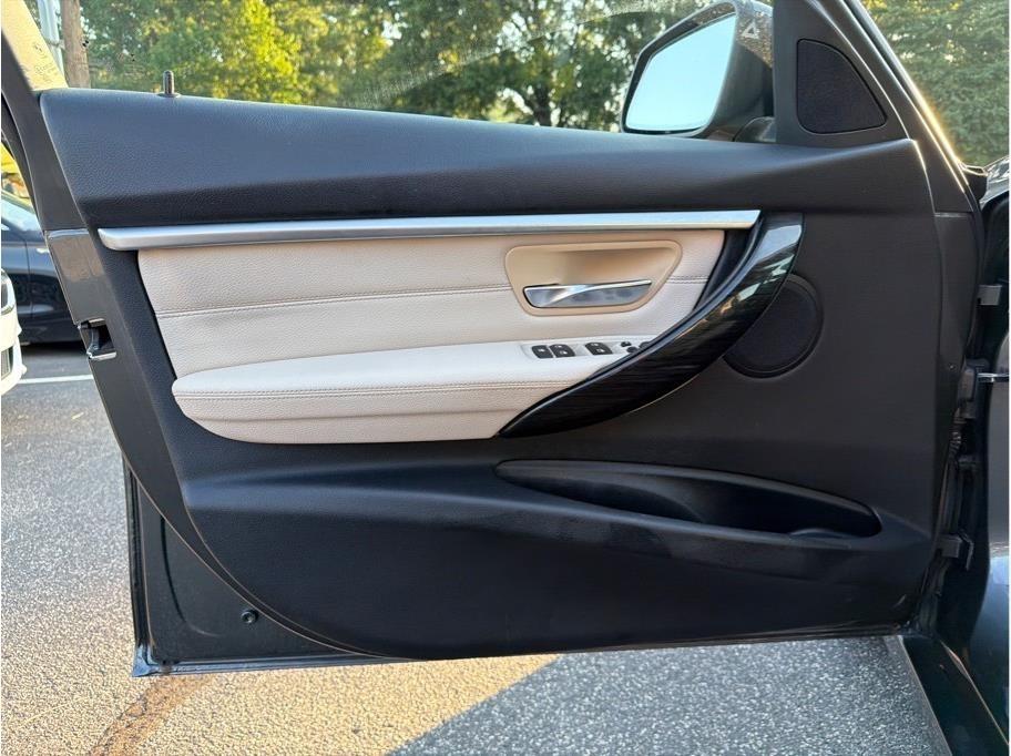 BMW 3-Series  2018