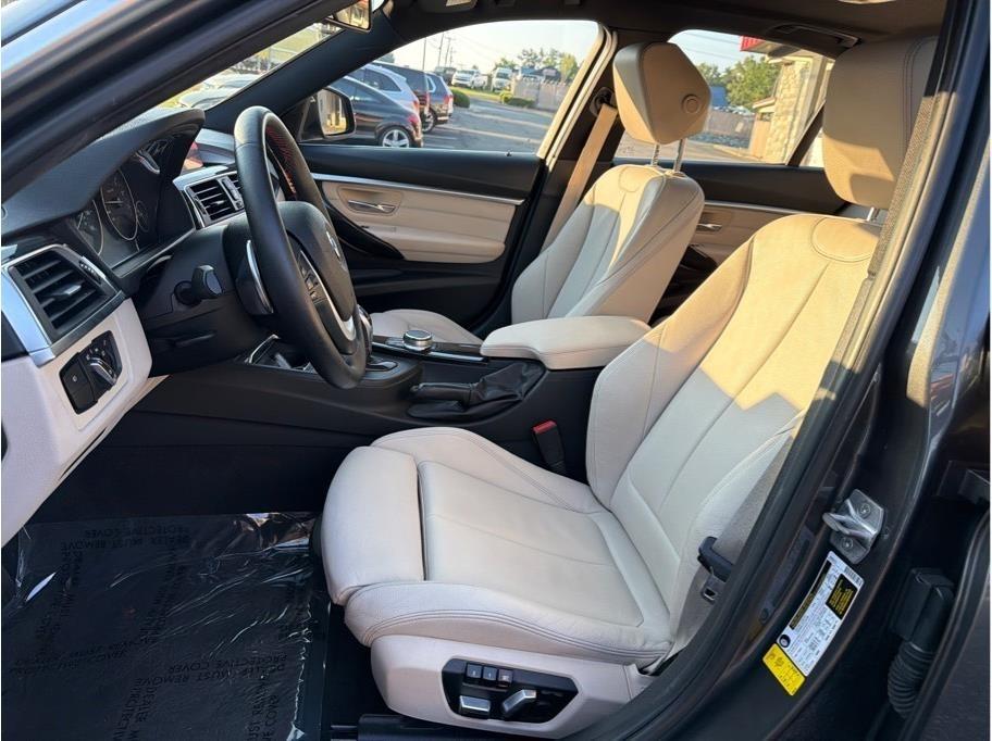 BMW 3-Series  2018