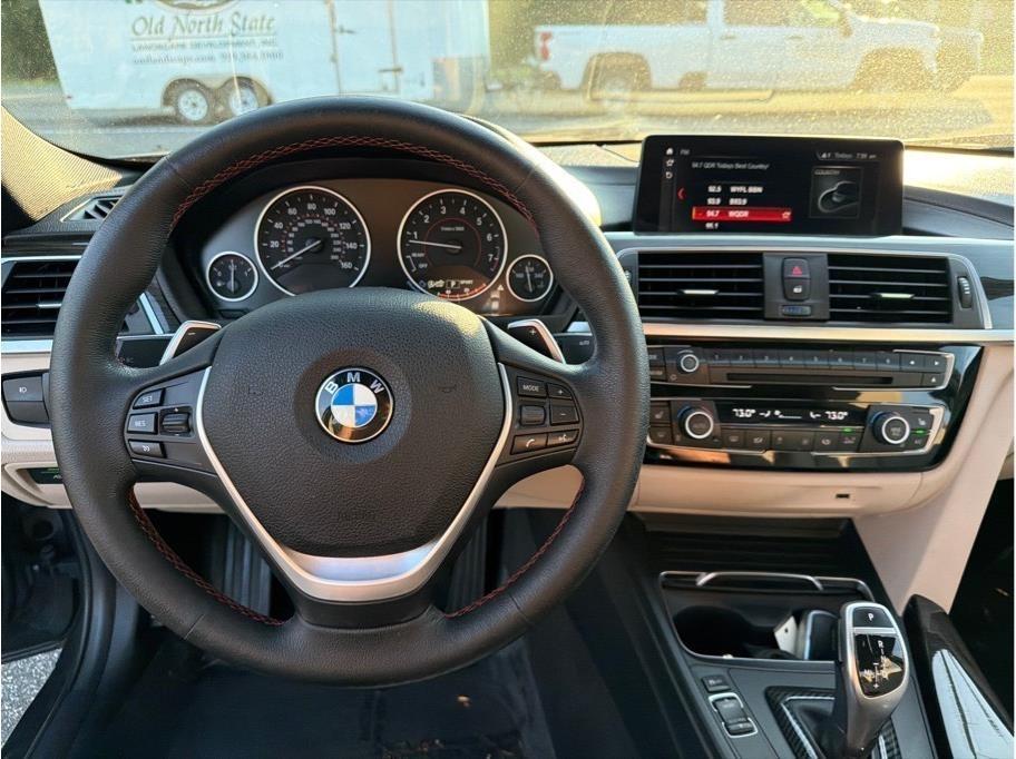 BMW 3-Series  2018
