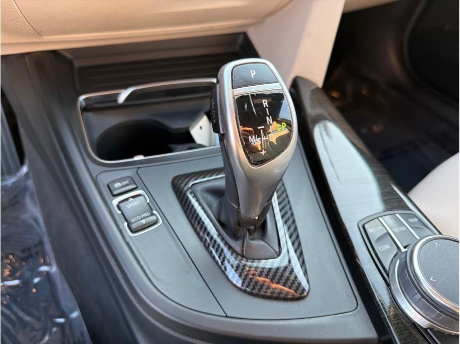 BMW 3-Series  2018