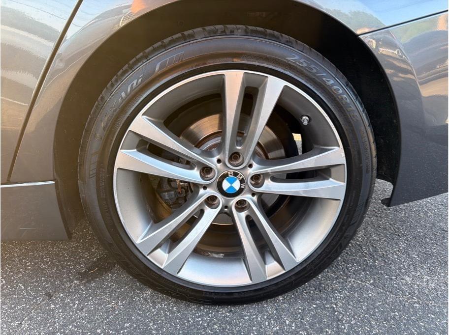 BMW 3-Series  2018