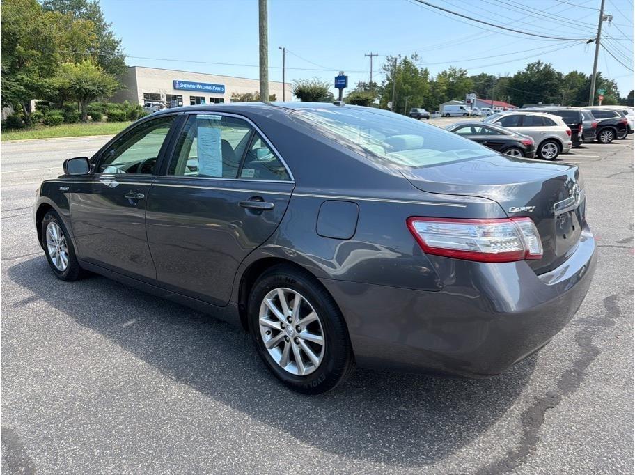Toyota Camry Hybrid  2011