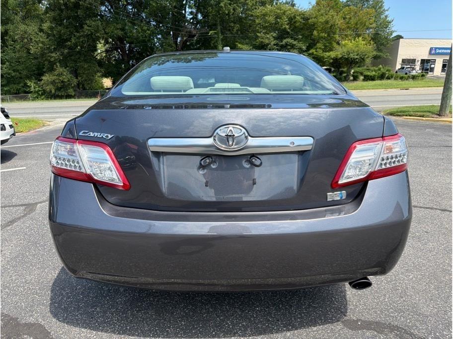 Toyota Camry Hybrid  2011