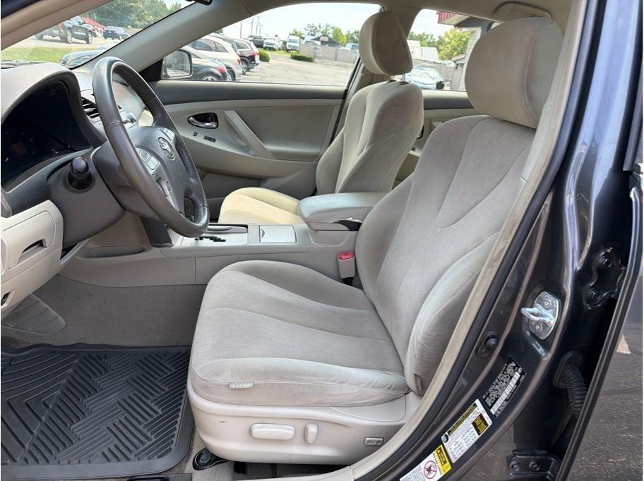Toyota Camry Hybrid  2011
